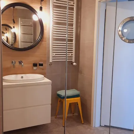 Port Mieszczanski Parking Gratis * Βρότσλαβ